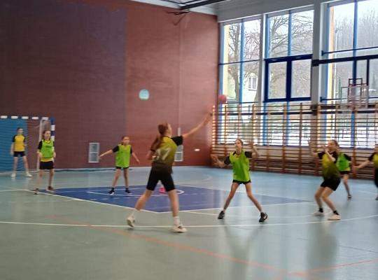 Nasze szczypiornistki w rozgrywkach na szczeblu powiatowym