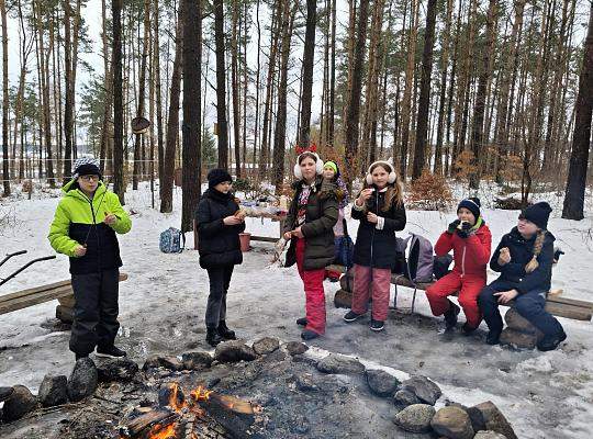 Uczniowie klasy IV na kuligu