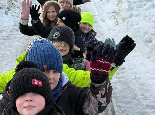 Uczniowie klasy IV na kuligu