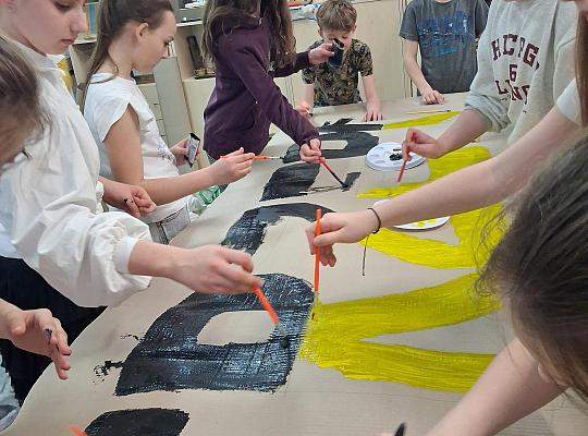 Przygotowania kibiców do meczu w Ergo Arenie