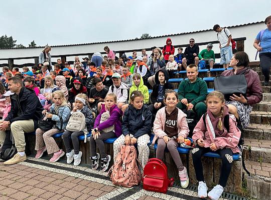 Uczniowie klas I – IV na wycieczce w Sarbsku