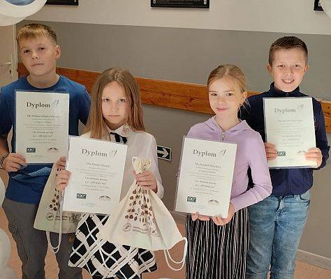 Laureaci konkursu literackiego pt. „100-letni las”