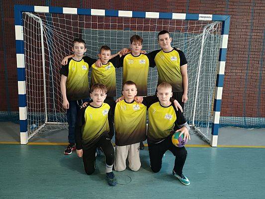 Nasi chłopcy w Powiatowych Igrzyskach Dzieci w Piłce Ręcznej.