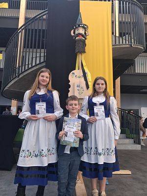 Nasi uczniowie na V Powiatowym Konkursie Recytatorskim Poezji Jana Piepki w Szemudzie