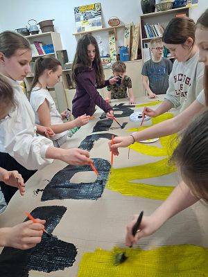 Przygotowania kibiców do meczu w Ergo Arenie